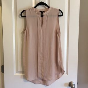Sleeveless tunic